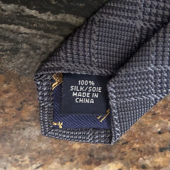 Ted Baker London 100% Silk Necktie Tie Gray Plaid 58 1/2 x 3 Giraffes - Picture 4 of 4